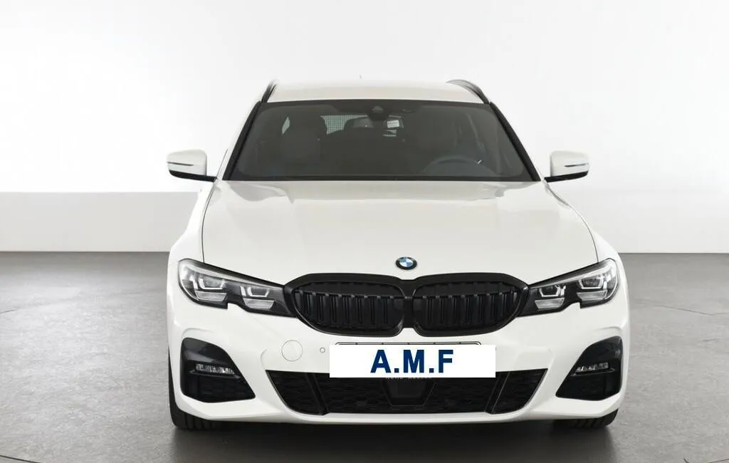 BMW Serie 3 318d Touring Msport Image 1